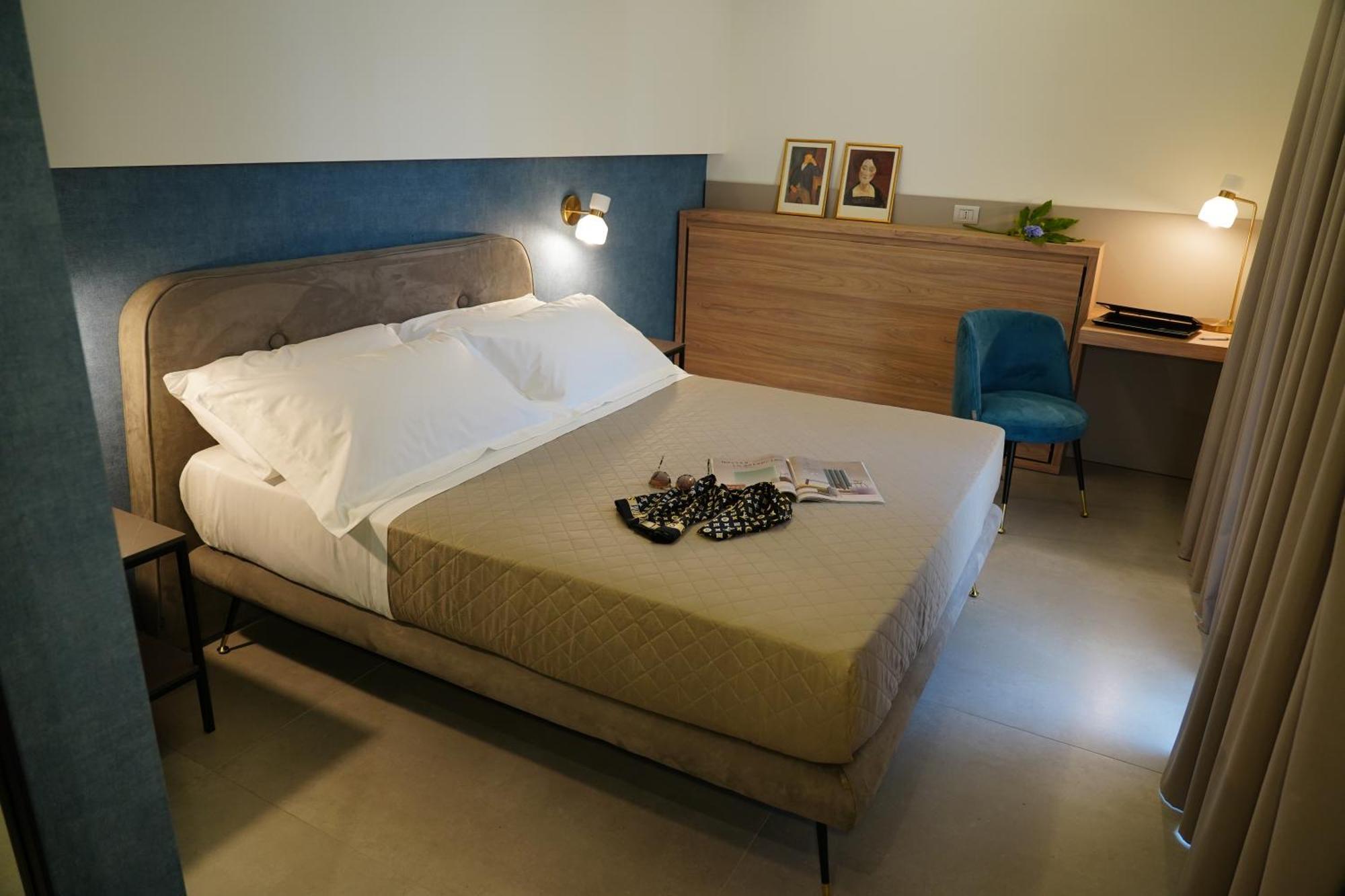 10 Catalani Rooms Порто Чезарео Екстериор снимка